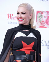 Gwen Stefani Longsleeve T-shirt #2921505