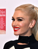 Gwen Stefani Longsleeve T-shirt #2921520