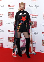 Gwen Stefani Longsleeve T-shirt #2921534