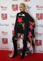 Gwen Stefani Longsleeve T-shirt #2921556