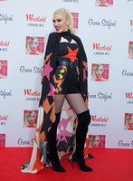 Gwen Stefani Longsleeve T-shirt #2921567