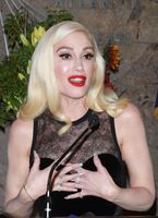 Gwen Stefani Longsleeve T-shirt #2921578