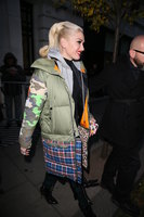Gwen Stefani Longsleeve T-shirt #2921593