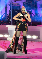 Gwen Stefani Longsleeve T-shirt #2921639