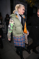 Gwen Stefani Longsleeve T-shirt #2921655
