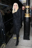 Gwen Stefani Longsleeve T-shirt #2921685