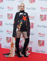 Gwen Stefani Longsleeve T-shirt #2921702