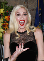 Gwen Stefani Longsleeve T-shirt #2921737