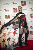 Gwen Stefani Longsleeve T-shirt #2921763