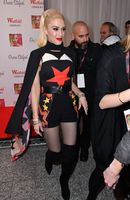 Gwen Stefani Longsleeve T-shirt #2921764