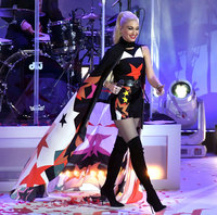 Gwen Stefani Longsleeve T-shirt #2921793