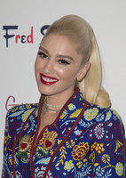 Gwen Stefani Longsleeve T-shirt #2953355