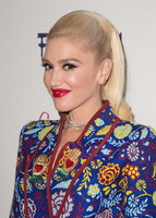 Gwen Stefani Longsleeve T-shirt #2953365