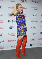 Gwen Stefani Longsleeve T-shirt #2953387