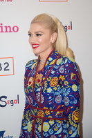 Gwen Stefani Longsleeve T-shirt #2953394