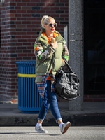 Gwen Stefani Longsleeve T-shirt #3029563