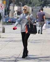 Gwen Stefani Longsleeve T-shirt #3245880