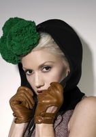 Gwen Stefani Longsleeve T-shirt #3283228