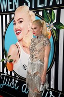 Gwen Stefani Longsleeve T-shirt #3736191