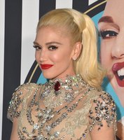 Gwen Stefani Longsleeve T-shirt #3736239