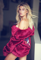 Hailey Baldwin Sweatshirt #2656695