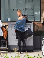 Hailey Baldwin Longsleeve T-shirt #2702872