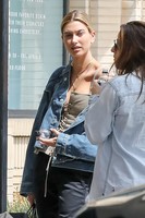 Hailey Baldwin mug #G944971