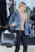 Hailey Baldwin mug #G944975