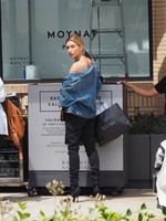 Hailey Baldwin mug #G944980