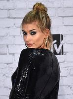 Hailey Baldwin Longsleeve T-shirt #2867714