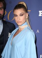 Hailey Baldwin Longsleeve T-shirt #2915620