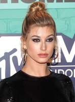 Hailey Baldwin Longsleeve T-shirt #2915649
