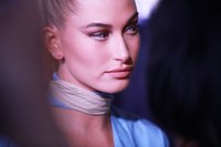 Hailey Baldwin Longsleeve T-shirt #2915676