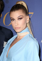 Hailey Baldwin Longsleeve T-shirt #2915716