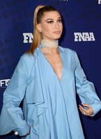 Hailey Baldwin t-shirt #2915743