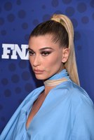 Hailey Baldwin Longsleeve T-shirt #2915744
