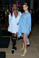 Hailey Baldwin Longsleeve T-shirt #2915749