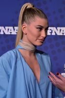 Hailey Baldwin mug #G1157910