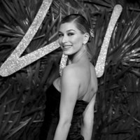 Hailey Baldwin longsleeve t-shirt #2947684