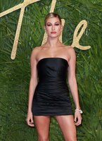 Hailey Baldwin t-shirt #2947829