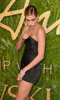 Hailey Baldwin t-shirt #2947906