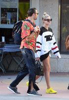 Hailey Baldwin Sweatshirt #3017452