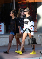 Hailey Baldwin mug #G1259565