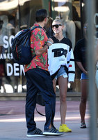 Hailey Baldwin Longsleeve T-shirt #3017488