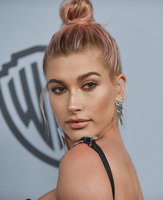 Hailey Baldwin Longsleeve T-shirt #3017523