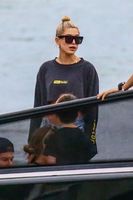 Hailey Baldwin Sweatshirt #3017524