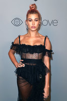 Hailey Baldwin Longsleeve T-shirt #3017559