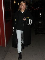 Hailey Baldwin Longsleeve T-shirt #3017632