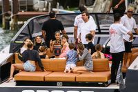 Hailey Baldwin Longsleeve T-shirt #3017633