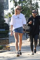 Hailey Baldwin Longsleeve T-shirt #3017647